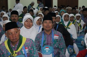 Jamaah calhaj asal Brebes yang diberangkatkan dari Islamic Centre Jumat (13/09/2013)