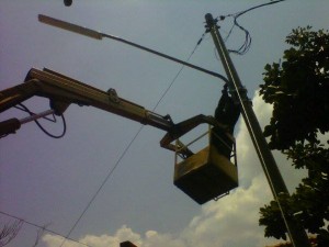 Pemasangan lampu dilingkungan RSUD Brebes
